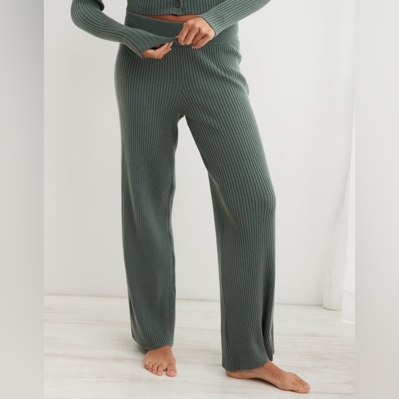 Aerie Dark Green Gotta Jet High Waisted Skater Pants size Large - Picture 1 of 13